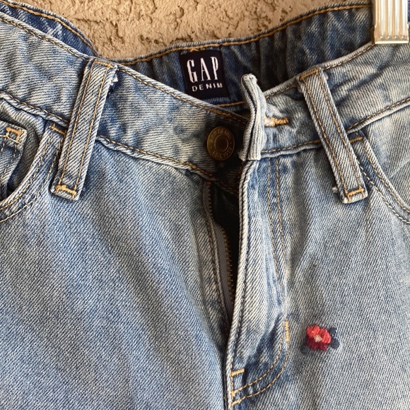GAP Girls size 12 denim blue jeans with embroidery flowers - Picture 2 of 10